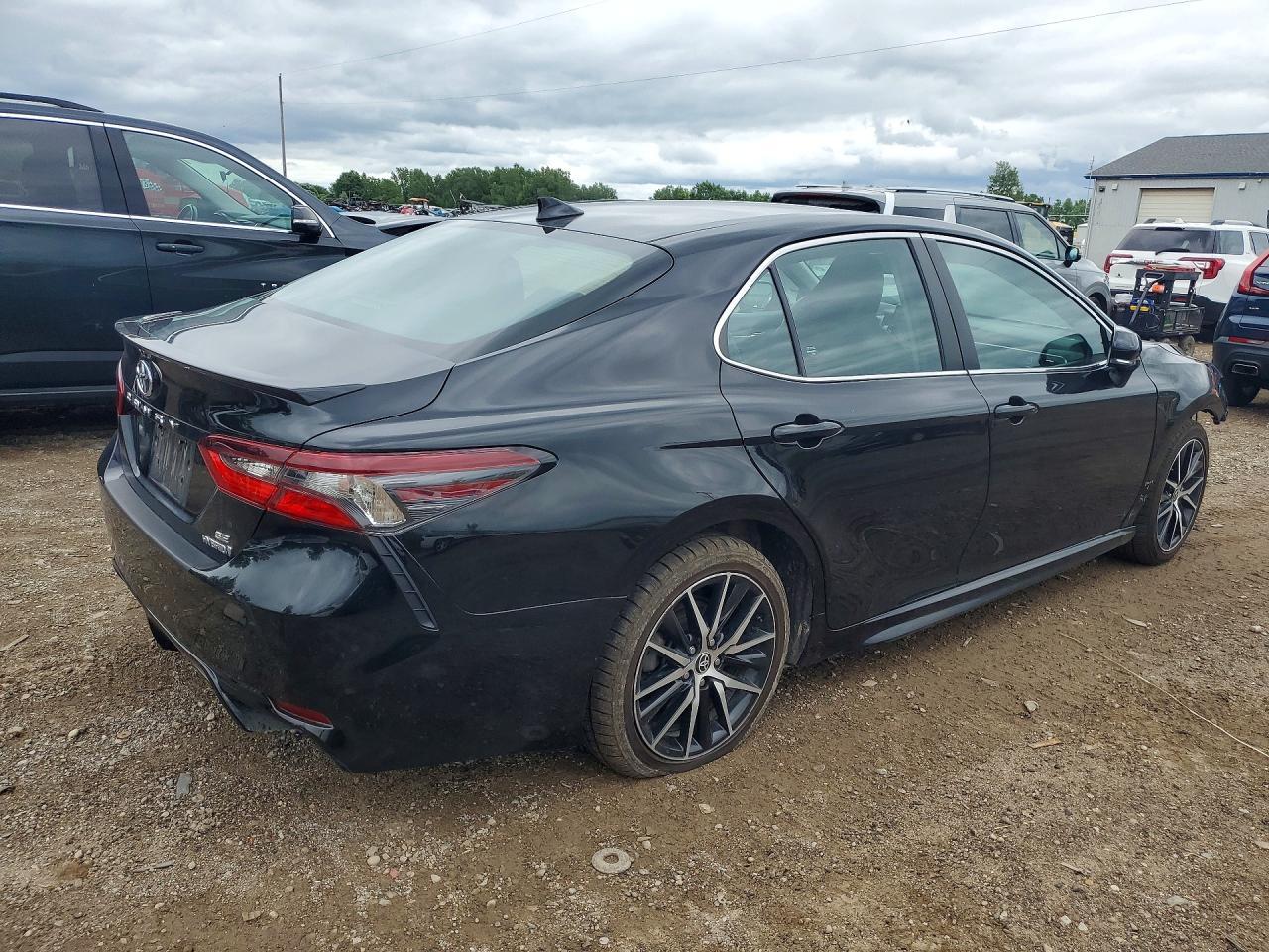 2023 Toyota Camry Hybrid Se - Фото 3