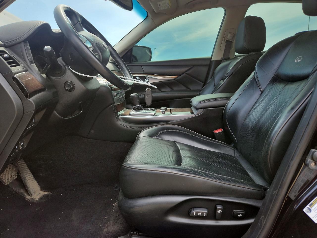 2012 Infiniti M56 X - Image 7