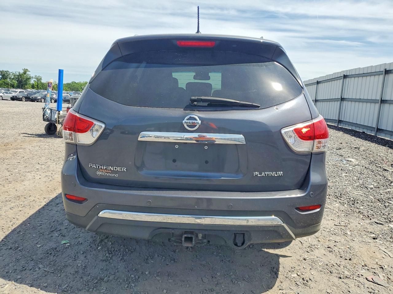 2014 Nissan Pathfinder S - Фото 6