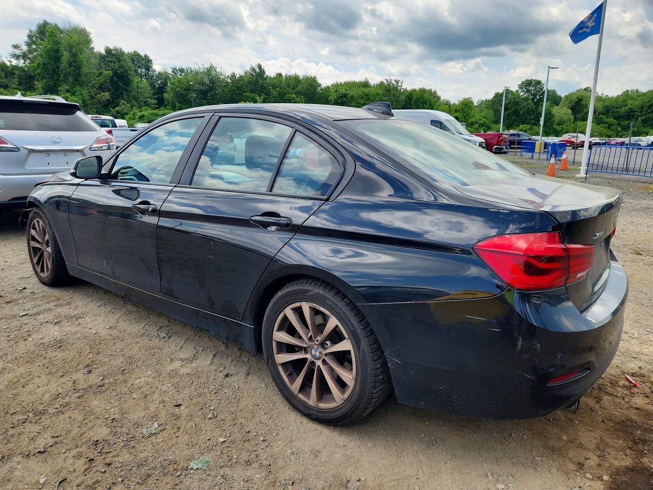 2016 BMW 320 Xi - Image 2