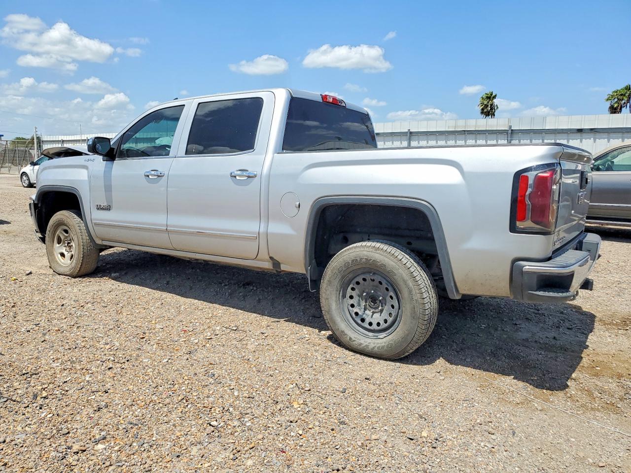 2018 GMC Sierra K1500 Slt - Image 2