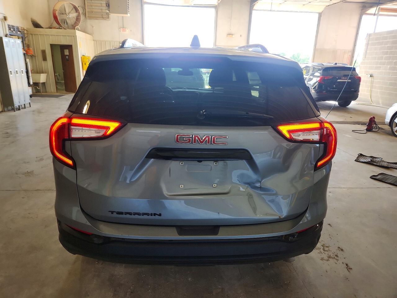 2024 GMC Terrain Sle - Image 6