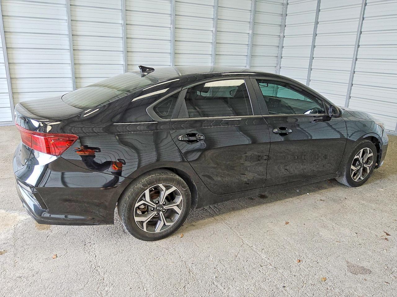 2020 Kia Forte Lxs - Image 3
