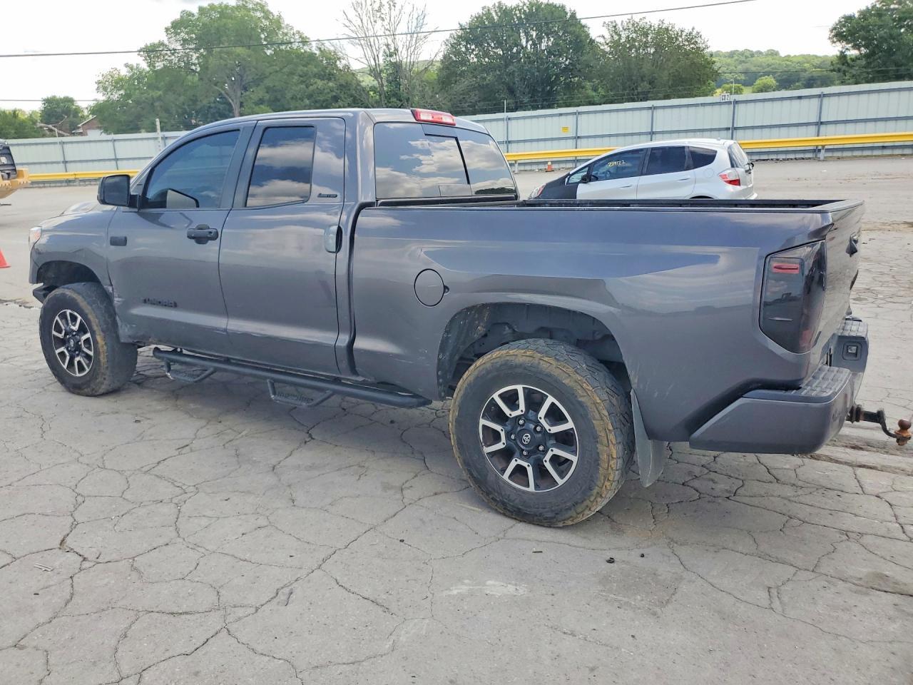 2016 Toyota Tundra Double Cab Limited - Фото 2