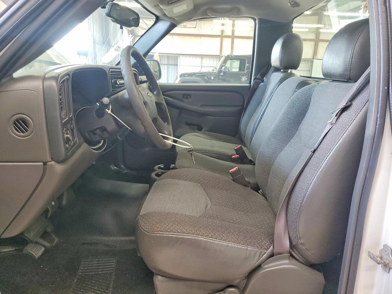 2005 Chevrolet Silverado C1500 - Image 7