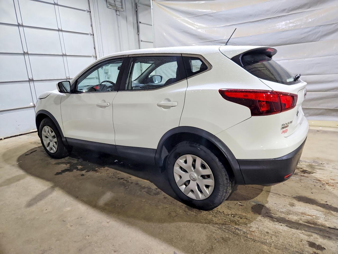 2019 Nissan Rogue Sport S - Фото 2