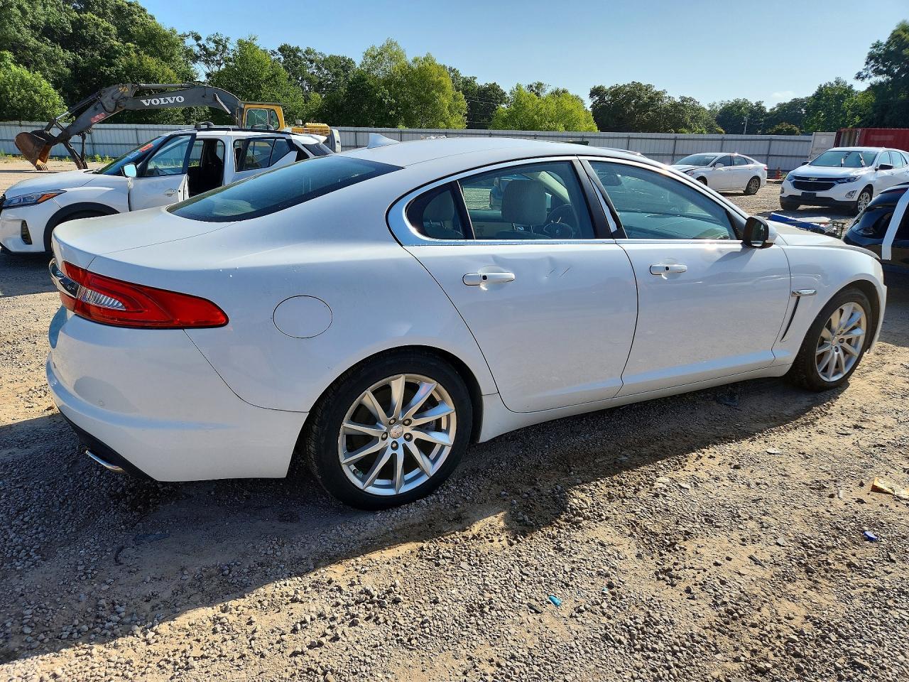 2015 Jaguar Xf 2.0T Premium - Фото 3