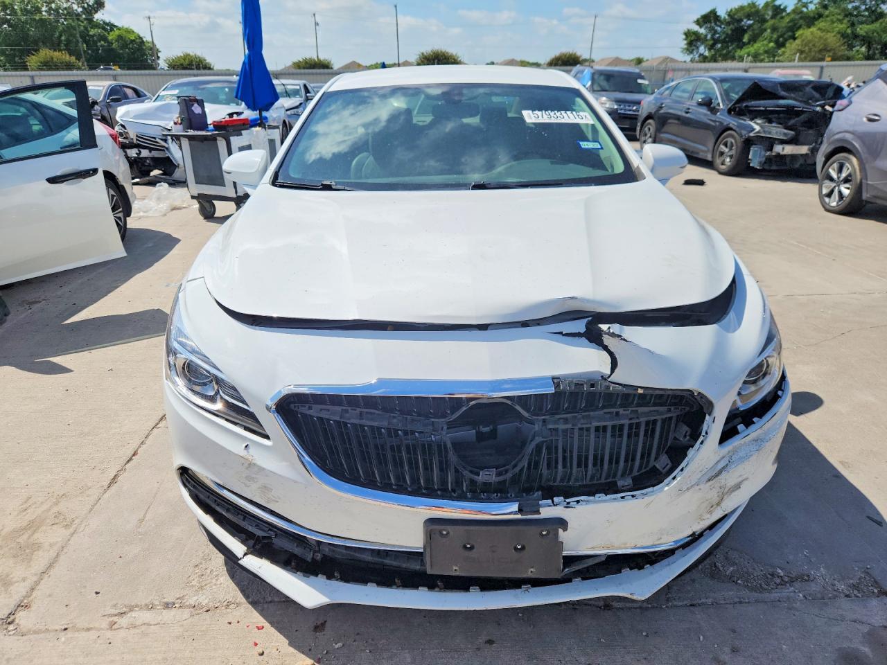 2017 Buick Lacrosse Essence - Image 5