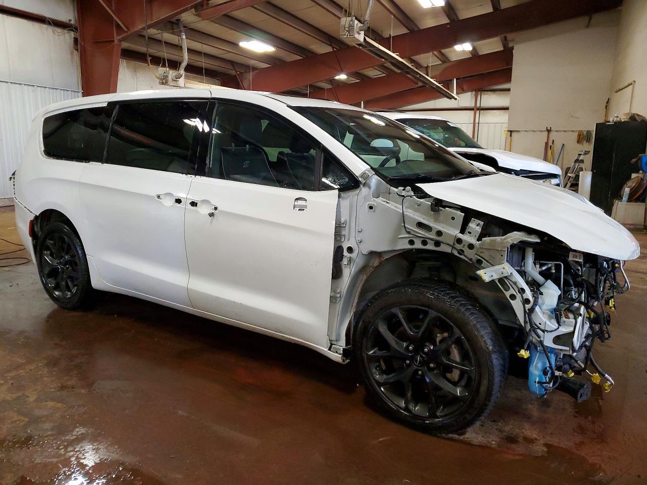 2022 Chrysler Pacifica Limited - Фото 4