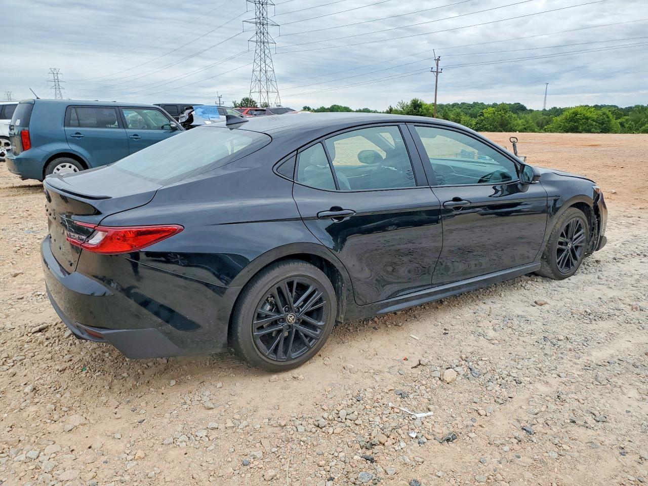 2025 Toyota Camry Se - Фото 3