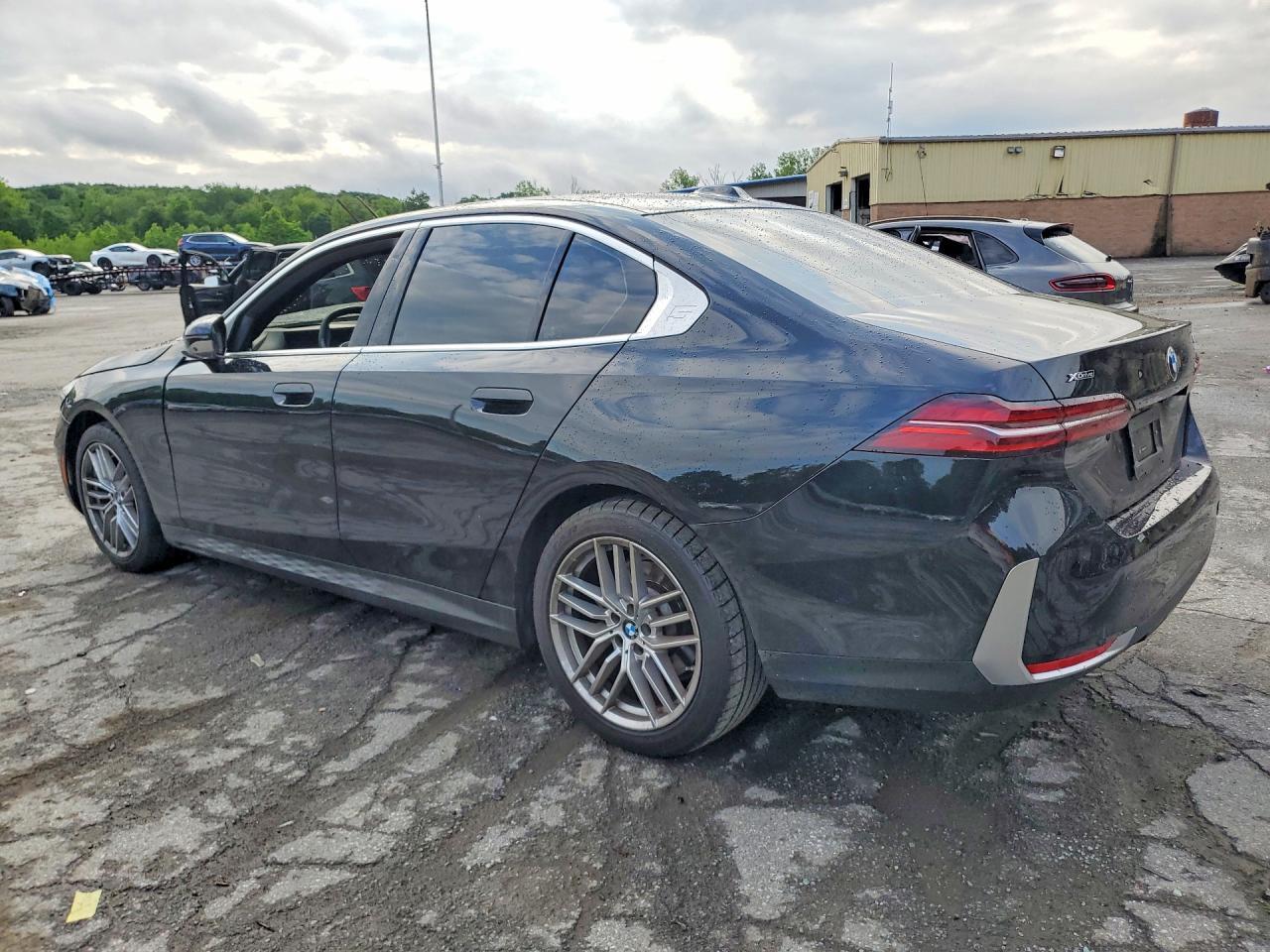 2024 BMW 530 Xi - Image 2