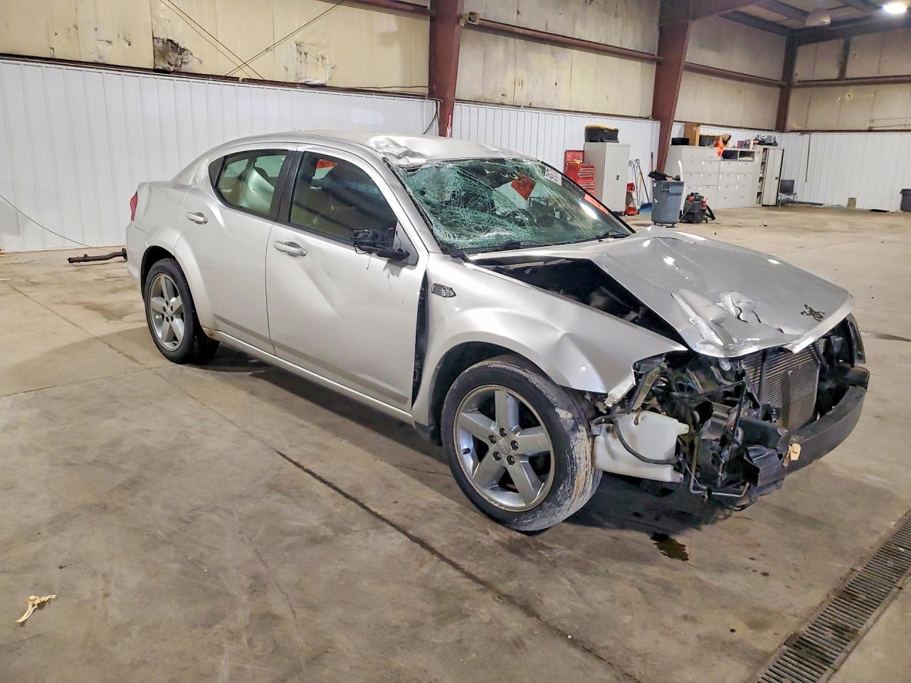 2011 Dodge Avenger Lux - Image 4