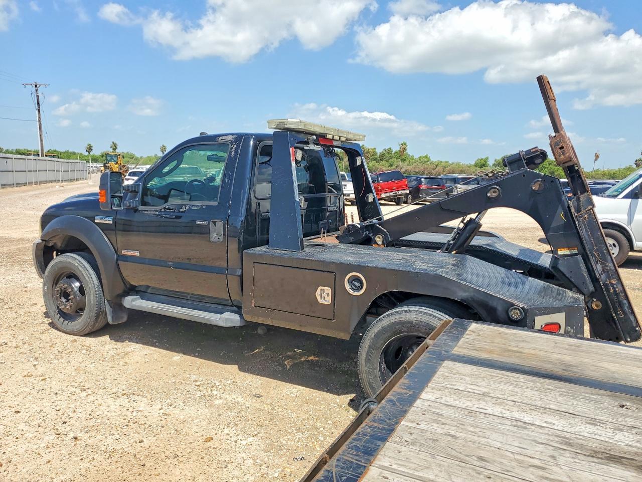 2005 Ford F450 Super Duty - Image 2