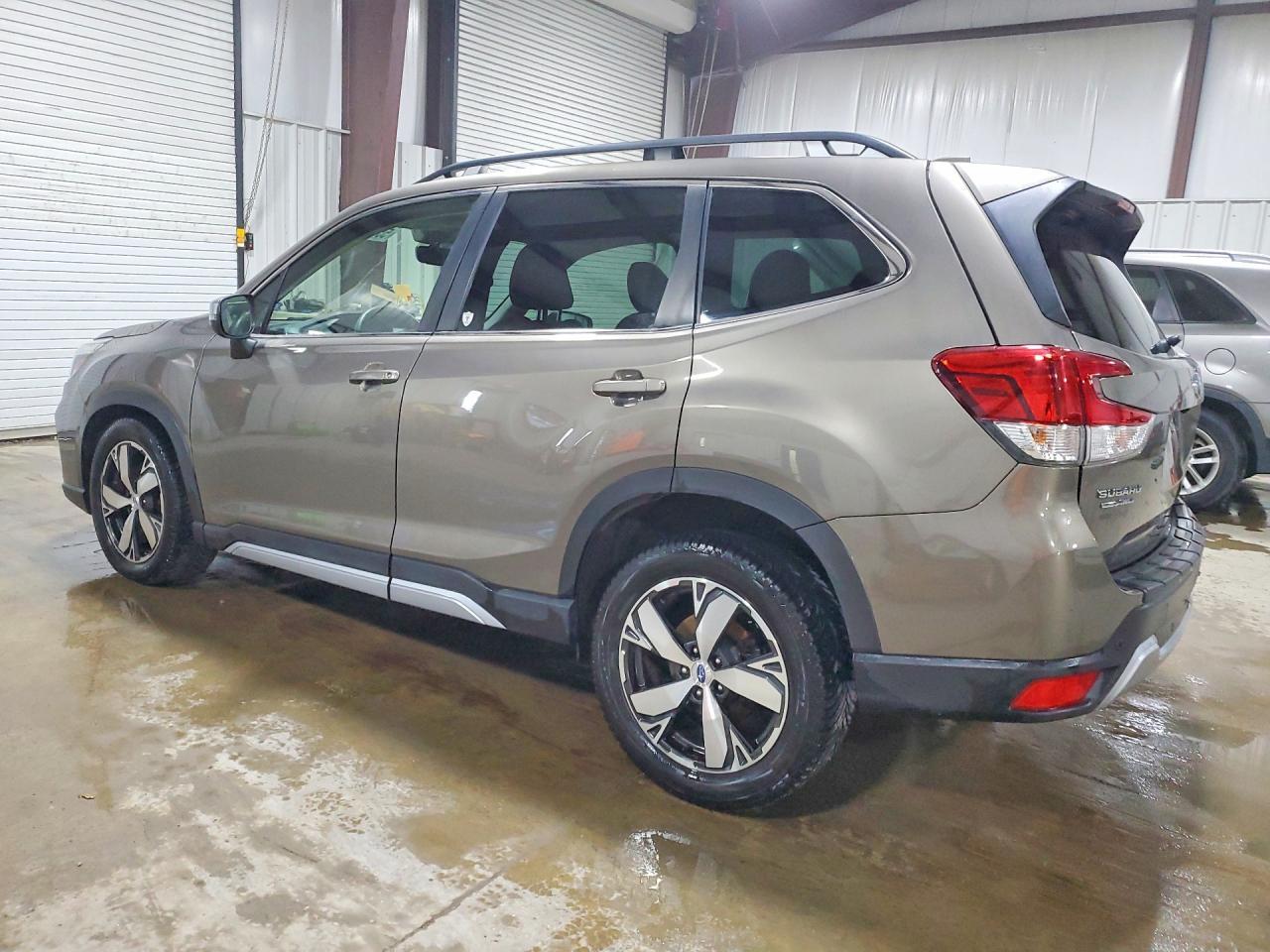 2021 Subaru Forester Touring - Фото 2