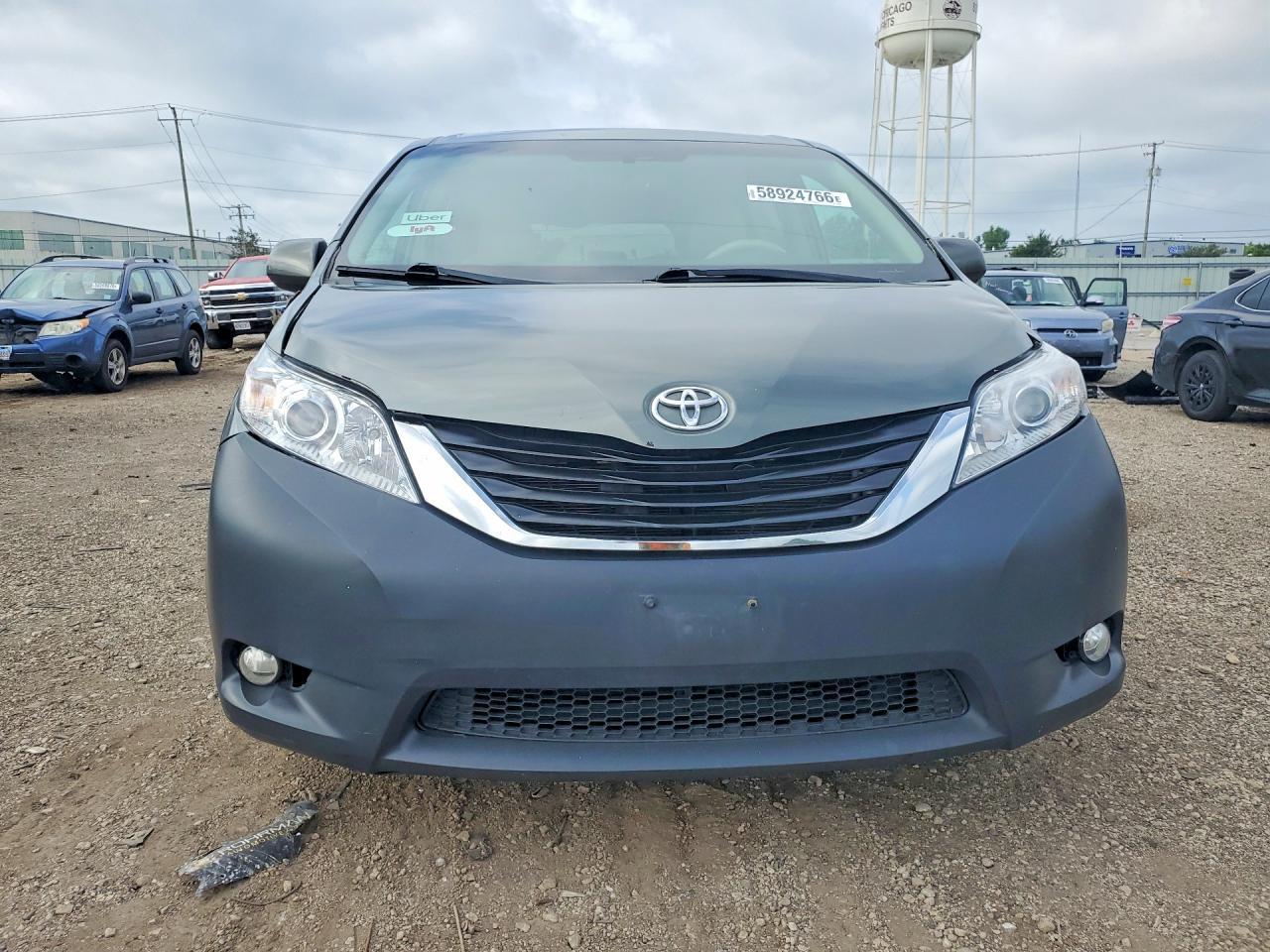 2013 Toyota Sienna Xle 8-Passenger - Фото 5