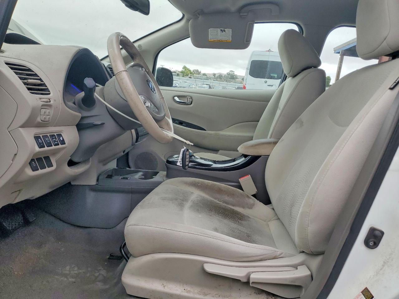 2015 Nissan Leaf S - Фото 7