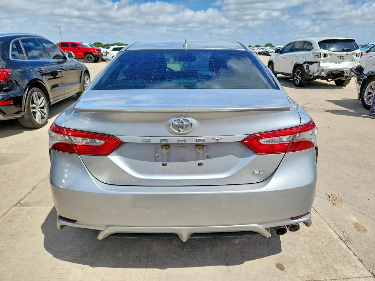 2018 Toyota Camry Se - Image 6