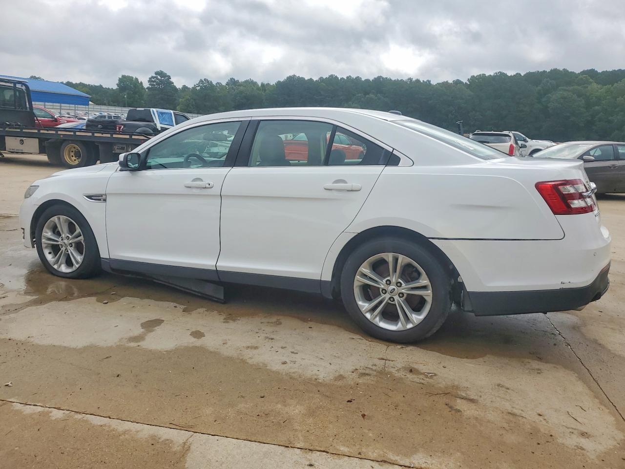 2015 Ford Taurus Sel - Фото 2