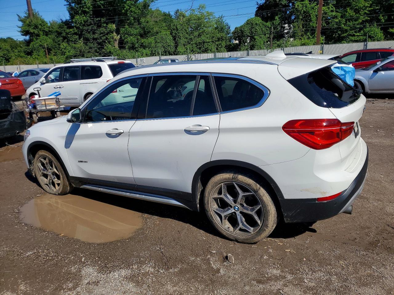 2017 BMW X1 xDrive28I - Фото 2