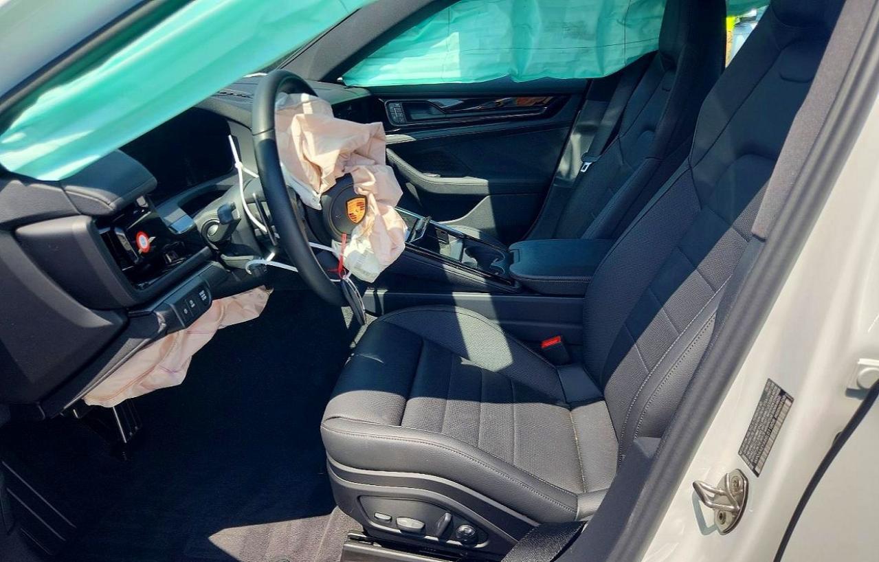 2025 Porsche Panamera Base - Image 7