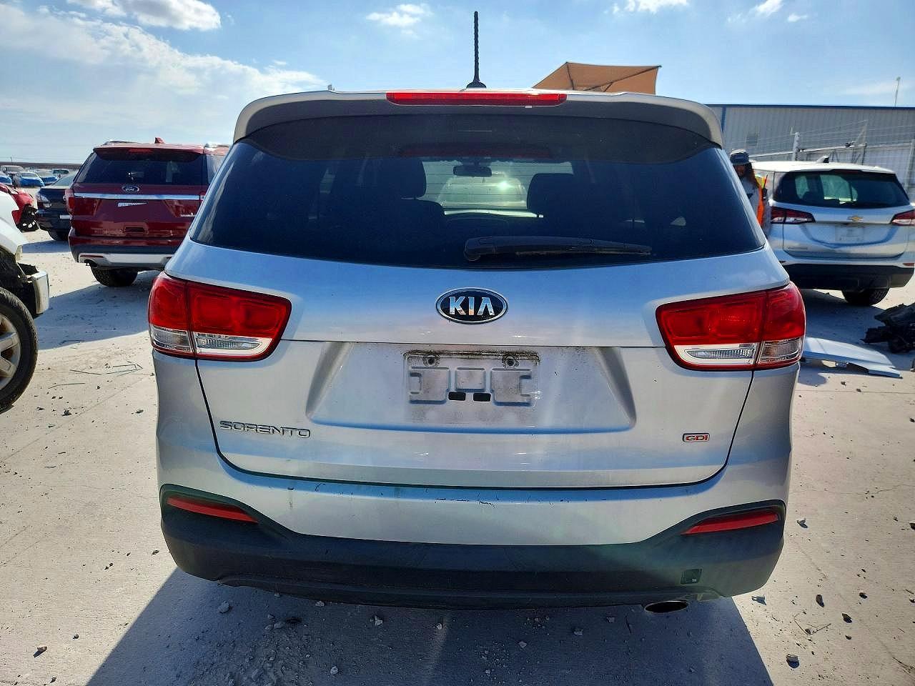 2016 Kia Sorento - Фото 6