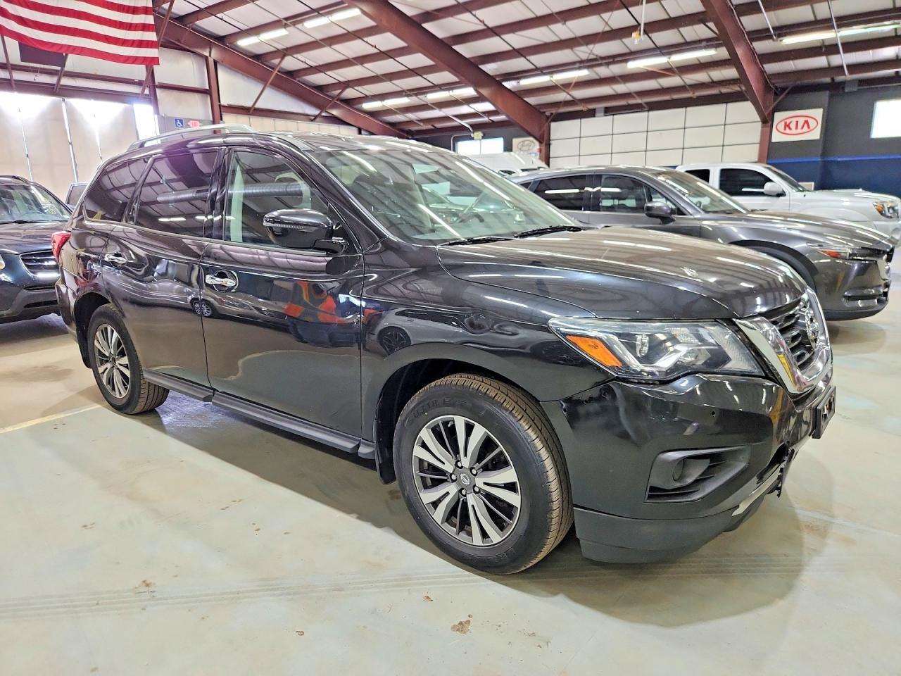 2017 Nissan Pathfinder S - Фото 4