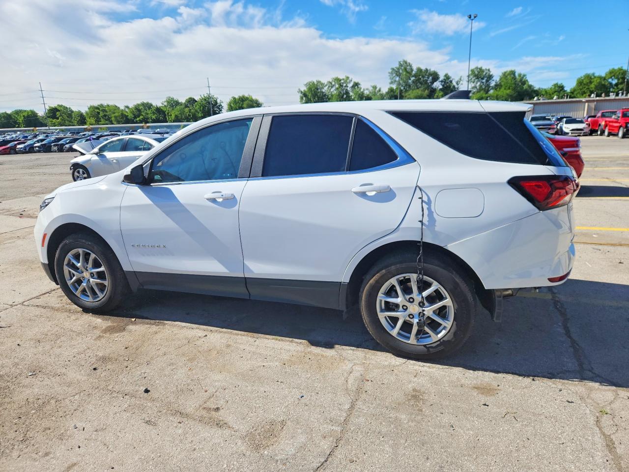 2024 Chevrolet Equinox Lt - Image 2