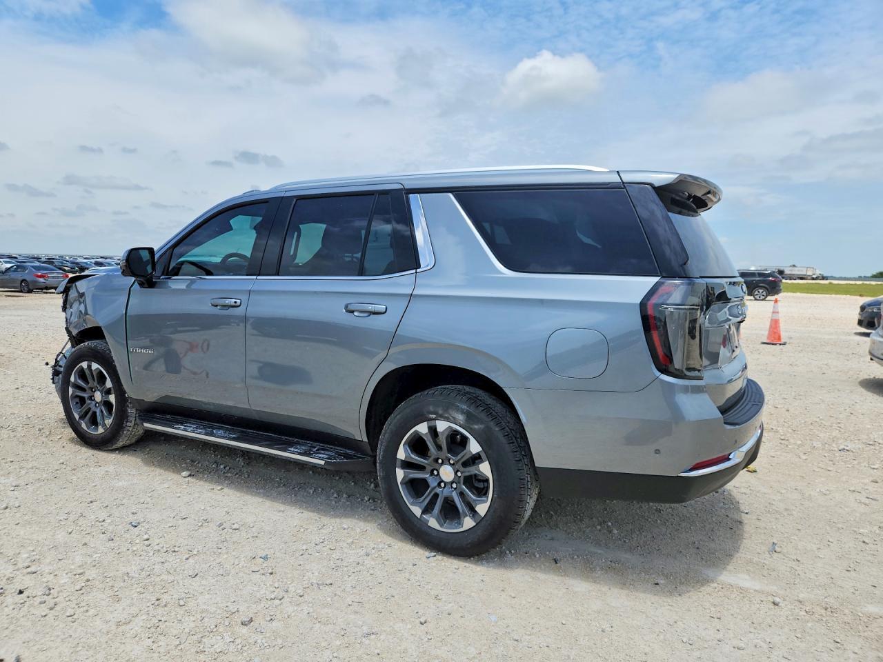 2026 Chevrolet Tahoe C1500 Lt - Фото 2