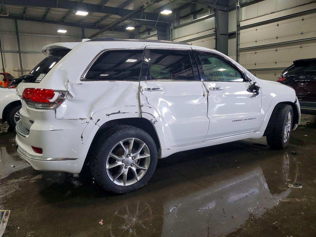 2016 Jeep Grand Cherokee Summit - Image 3
