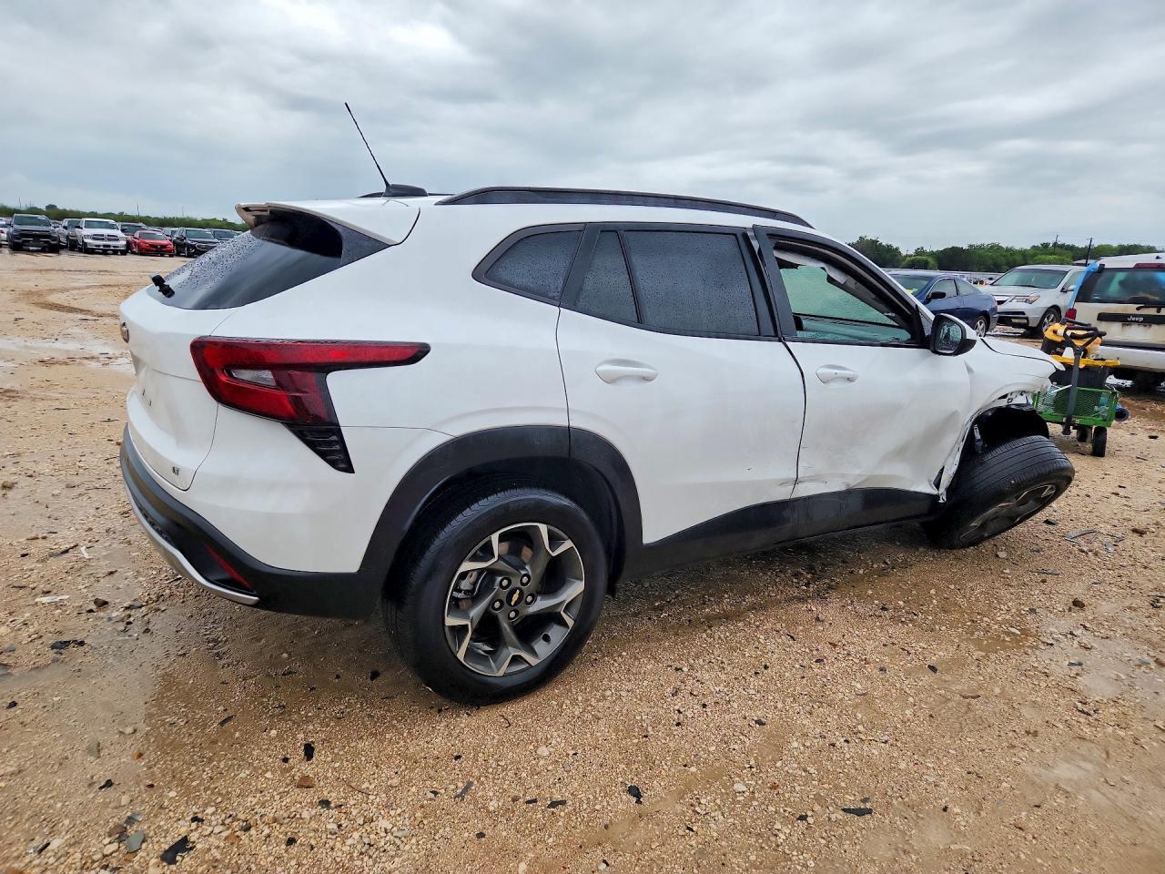 2025 Chevrolet Trax 1Lt - Image 3