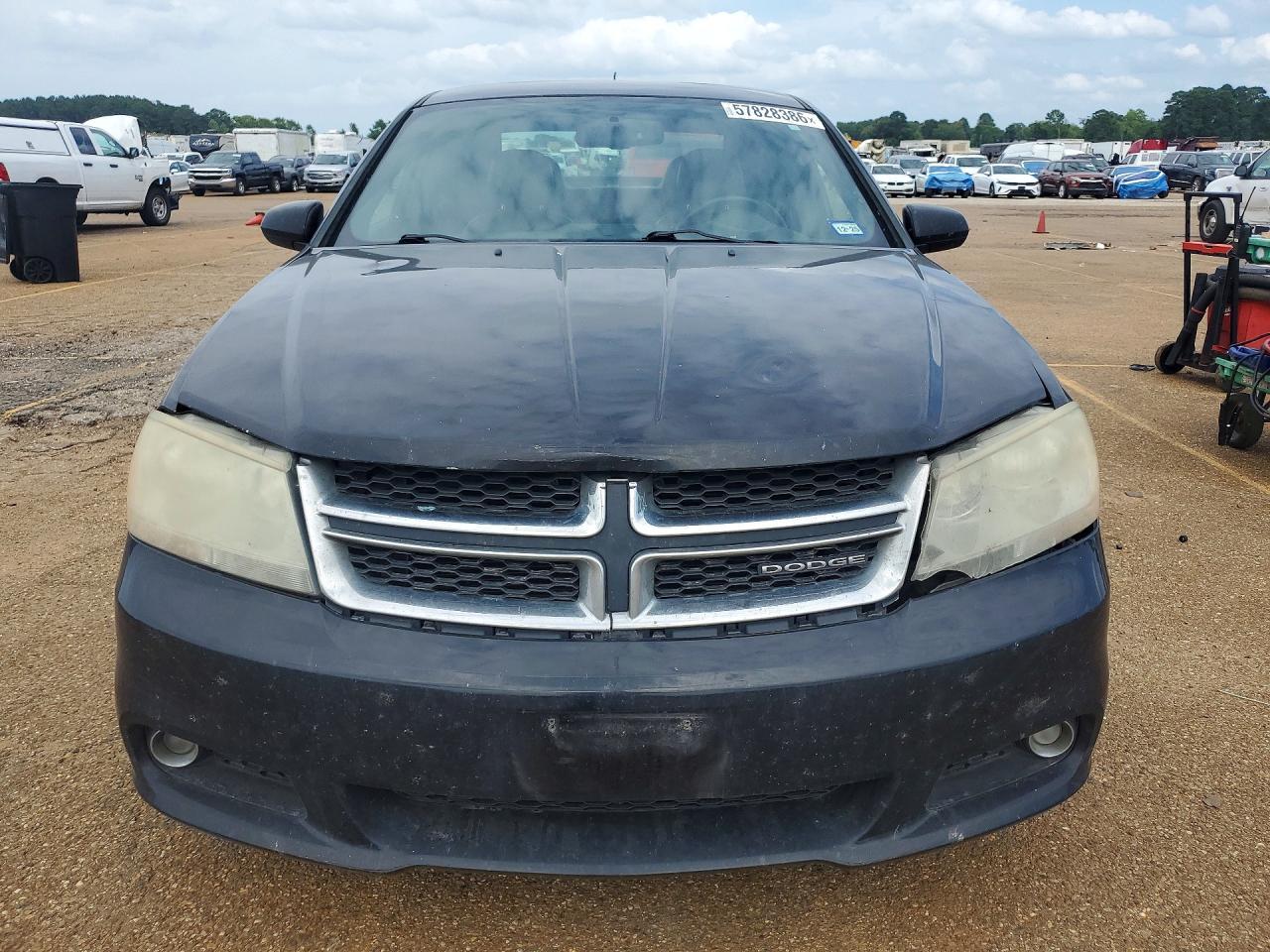 2011 Dodge Avenger - Image 5