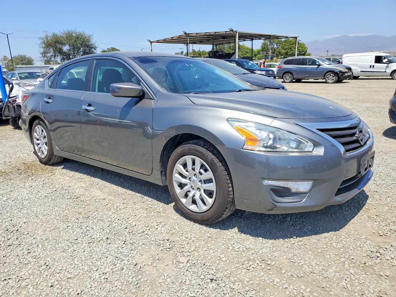 2015 Nissan Altima 2.5 S - Image 4
