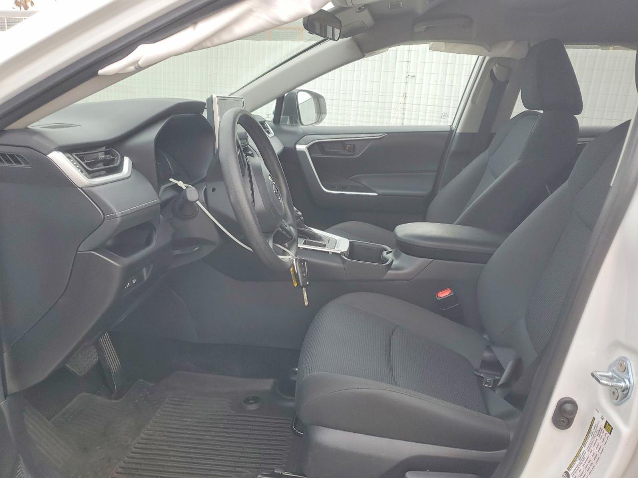 2025 Toyota Rav4 Le - Фото 7