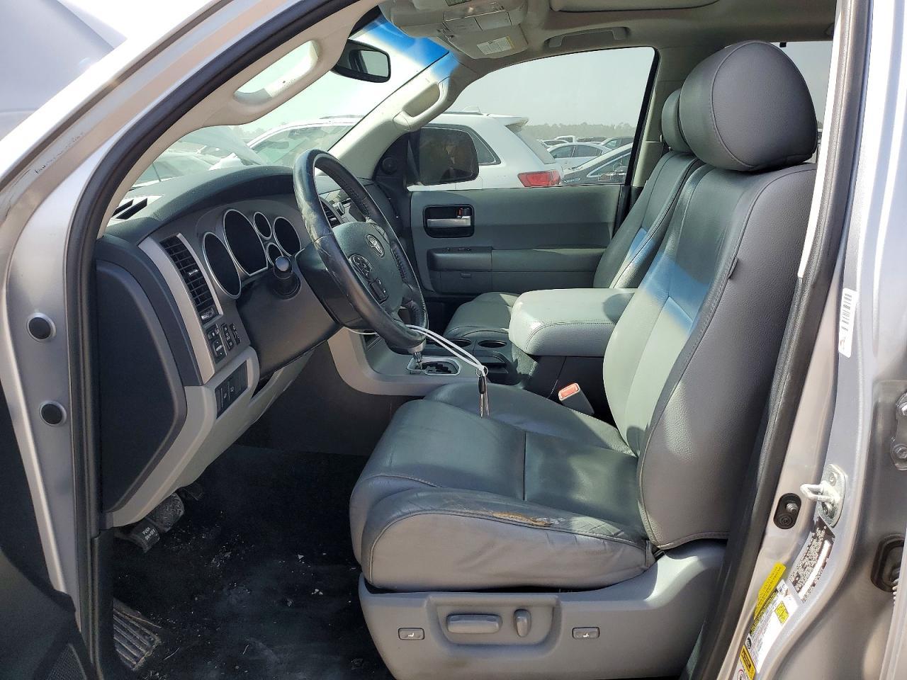 2013 Toyota Sequoia Limited - Image 7