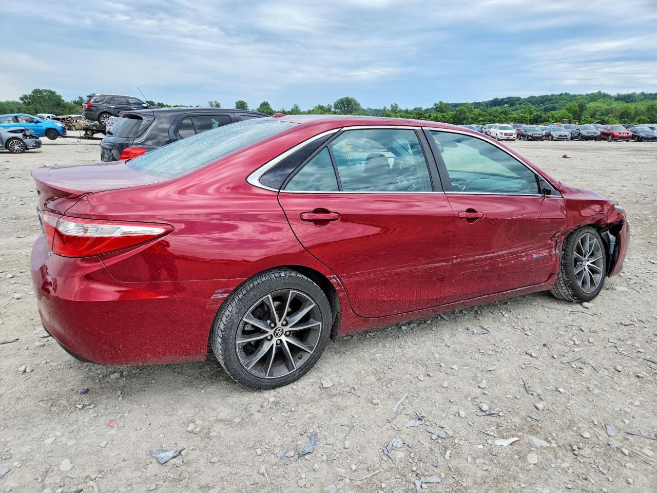 2016 Toyota Camry Xse V6 - Image 3