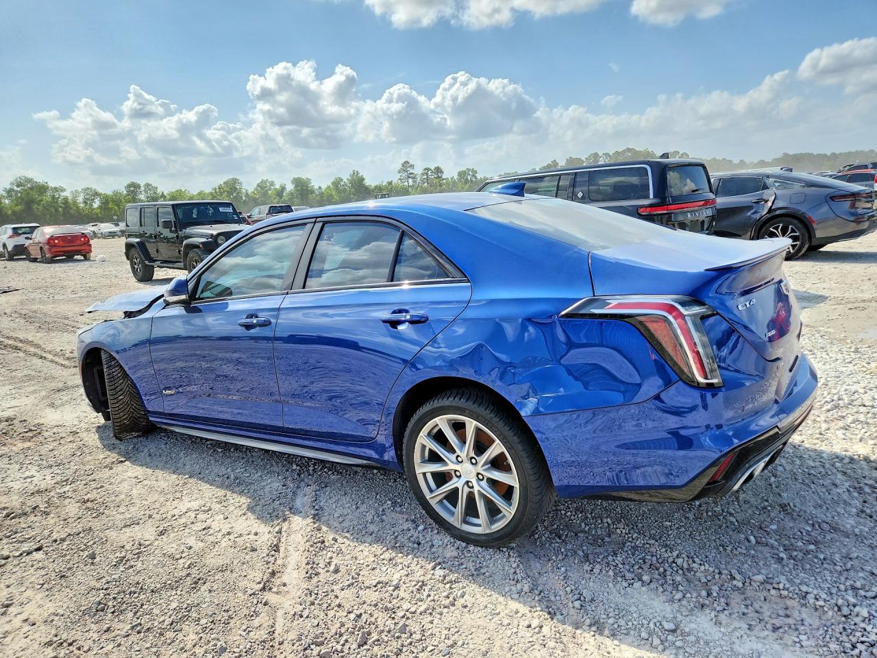2022 Cadillac Ct4-V - Фото 2
