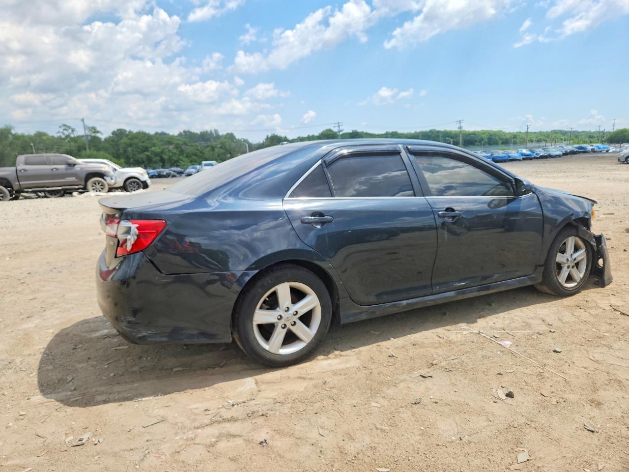 2013 Toyota Camry Se - Image 3