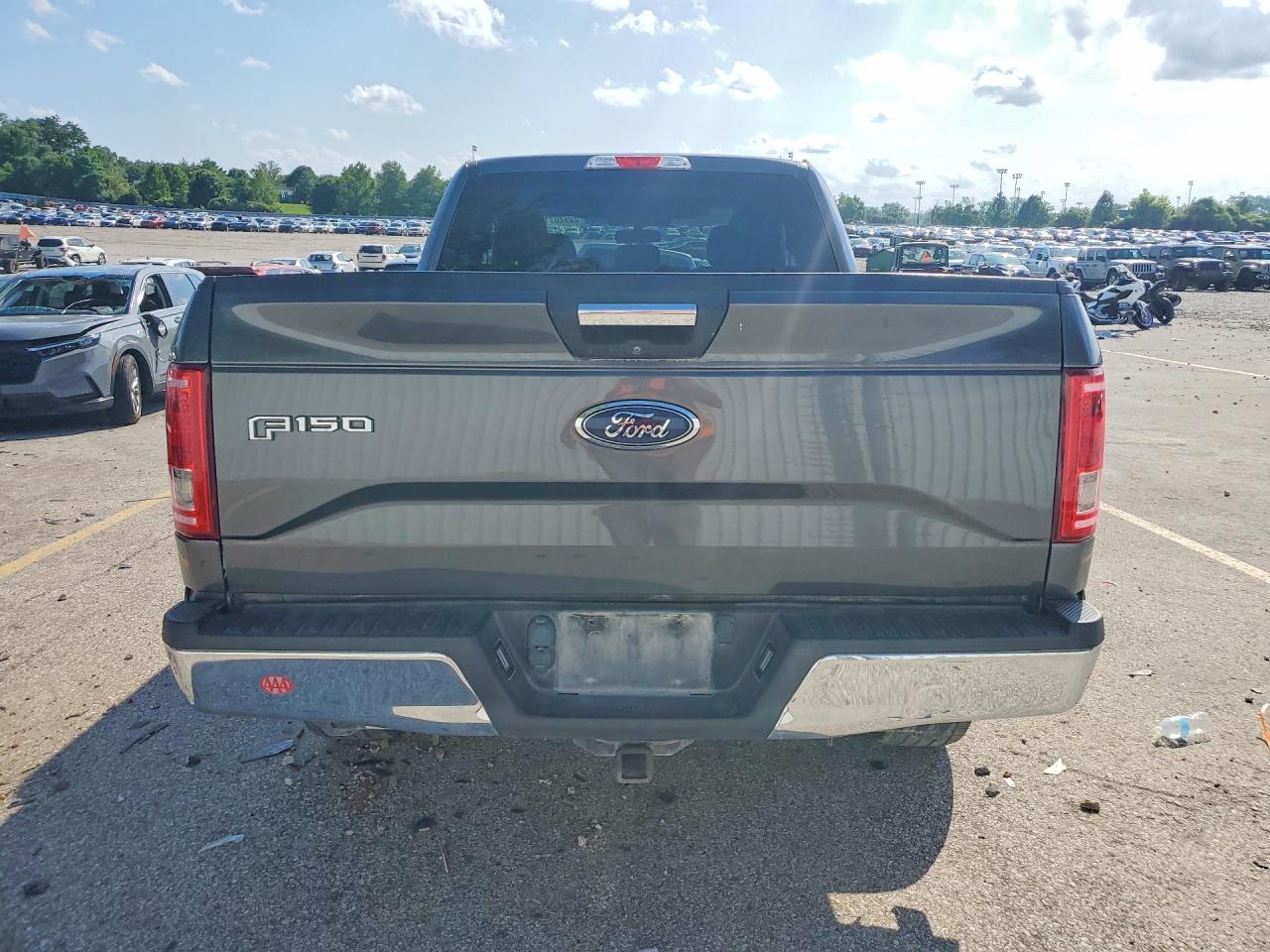 2017 Ford F150 Super Cab - Фото 6