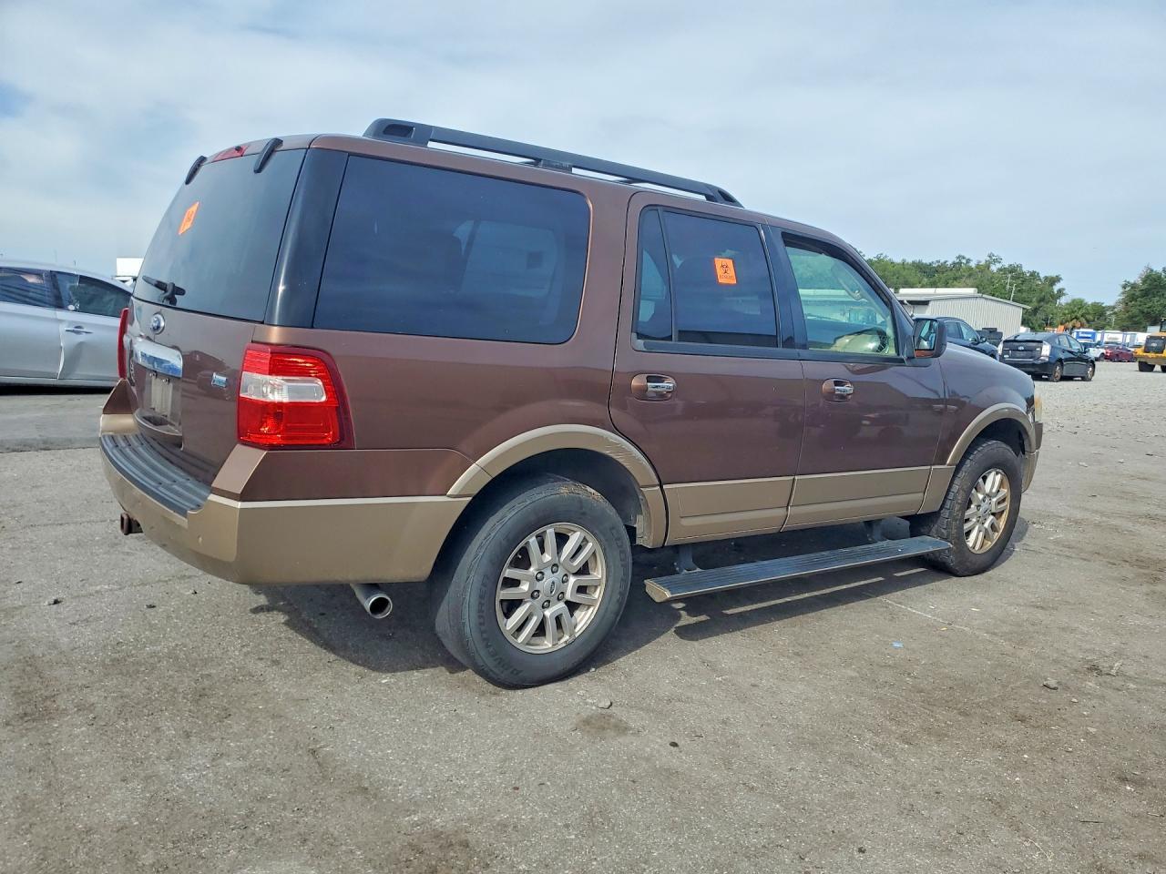 2012 Ford Expedition Xlt - Фото 3