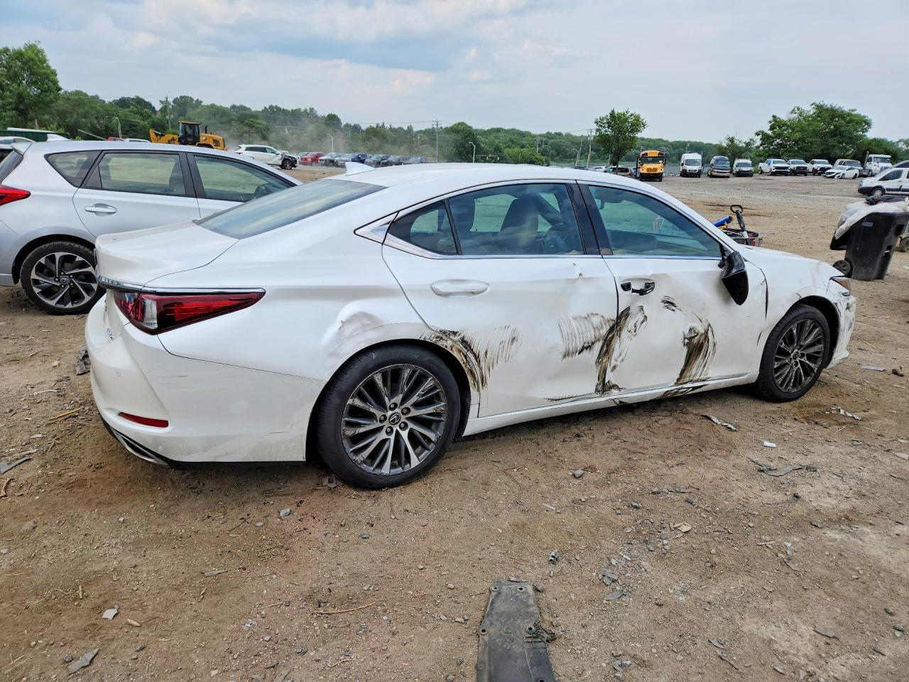 2019 Lexus Es 350 - Image 3
