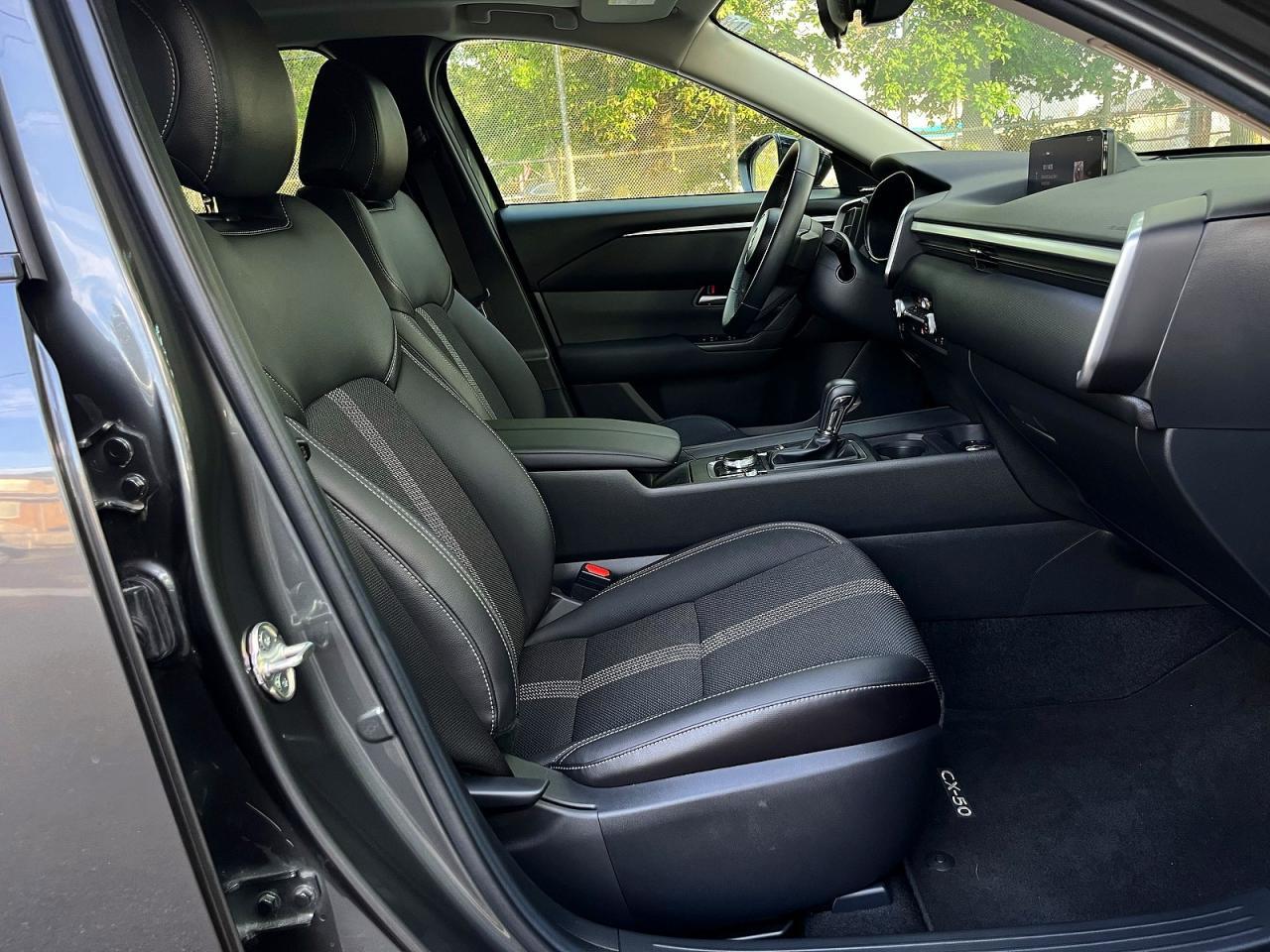 2025 Mazda Cx-50 Premium - Image 5