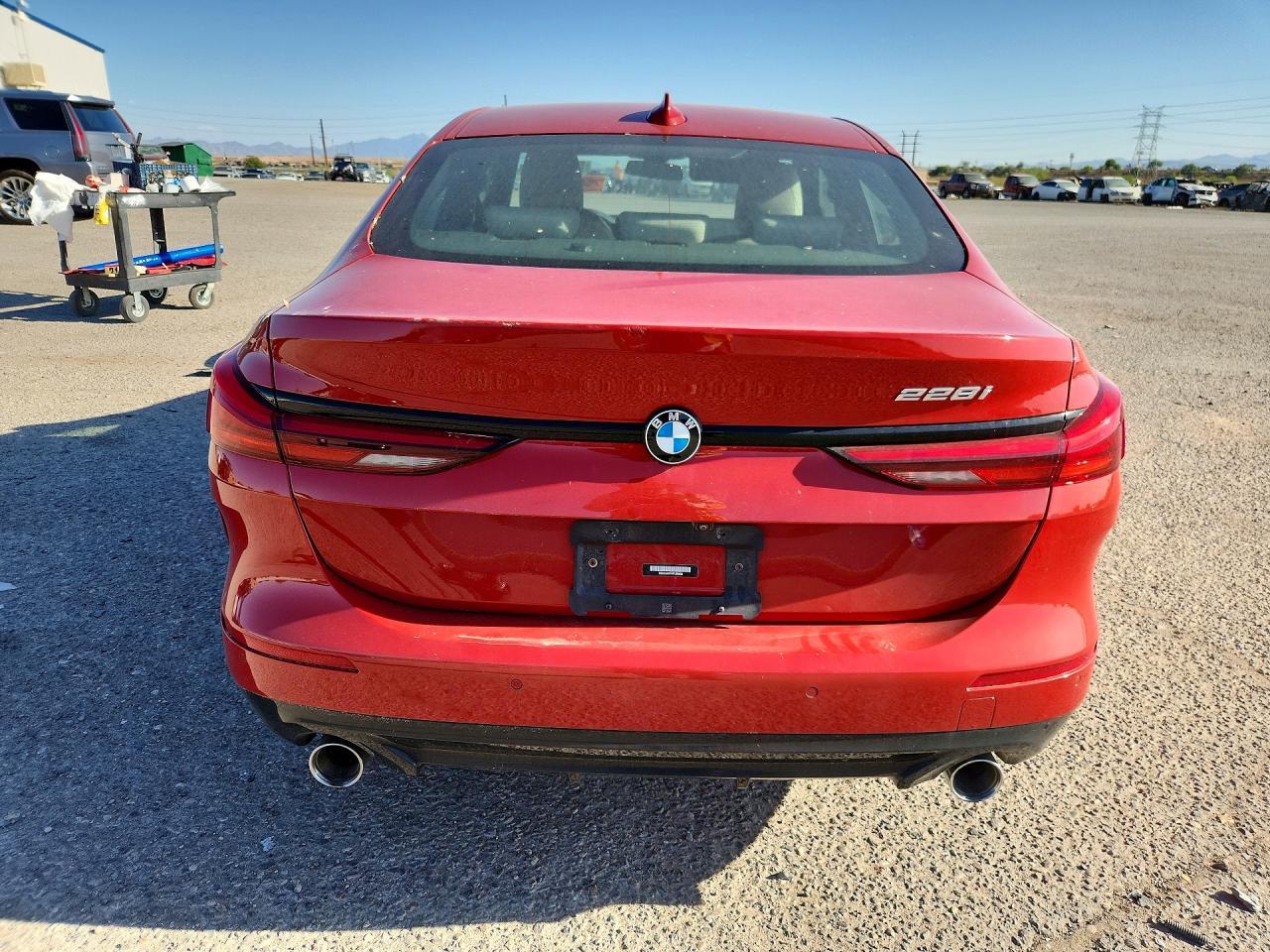 2022 BMW 228I - Фото 6