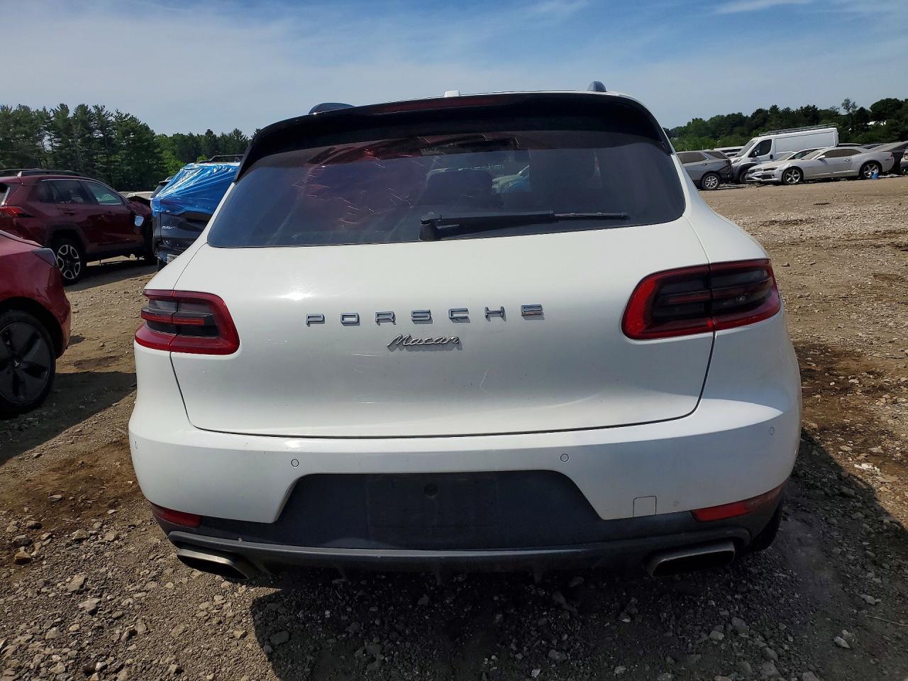 2017 Porsche Macan - Image 6