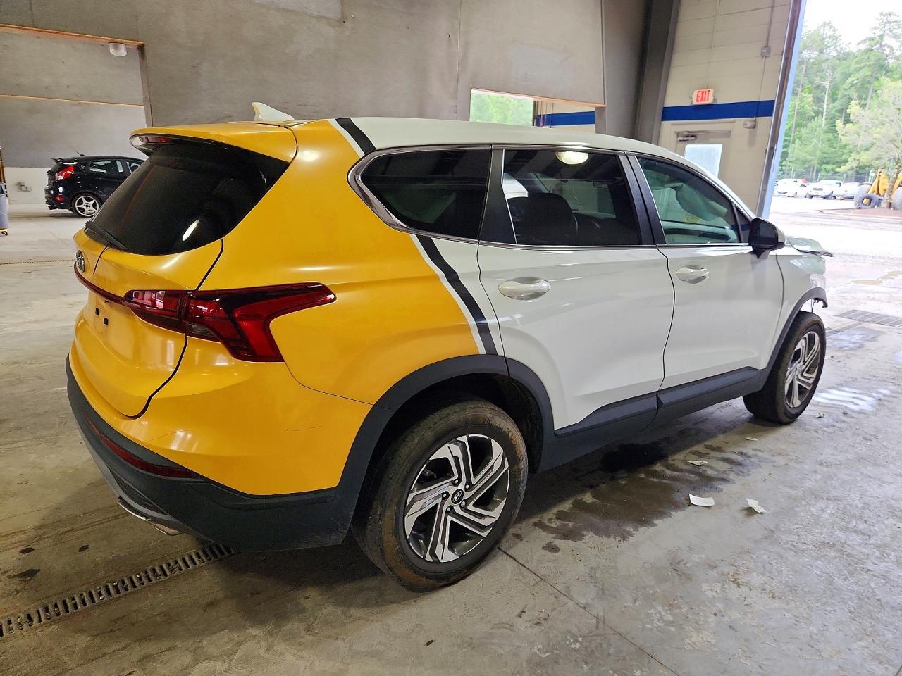 2023 Hyundai Santa Fe Se - Image 3