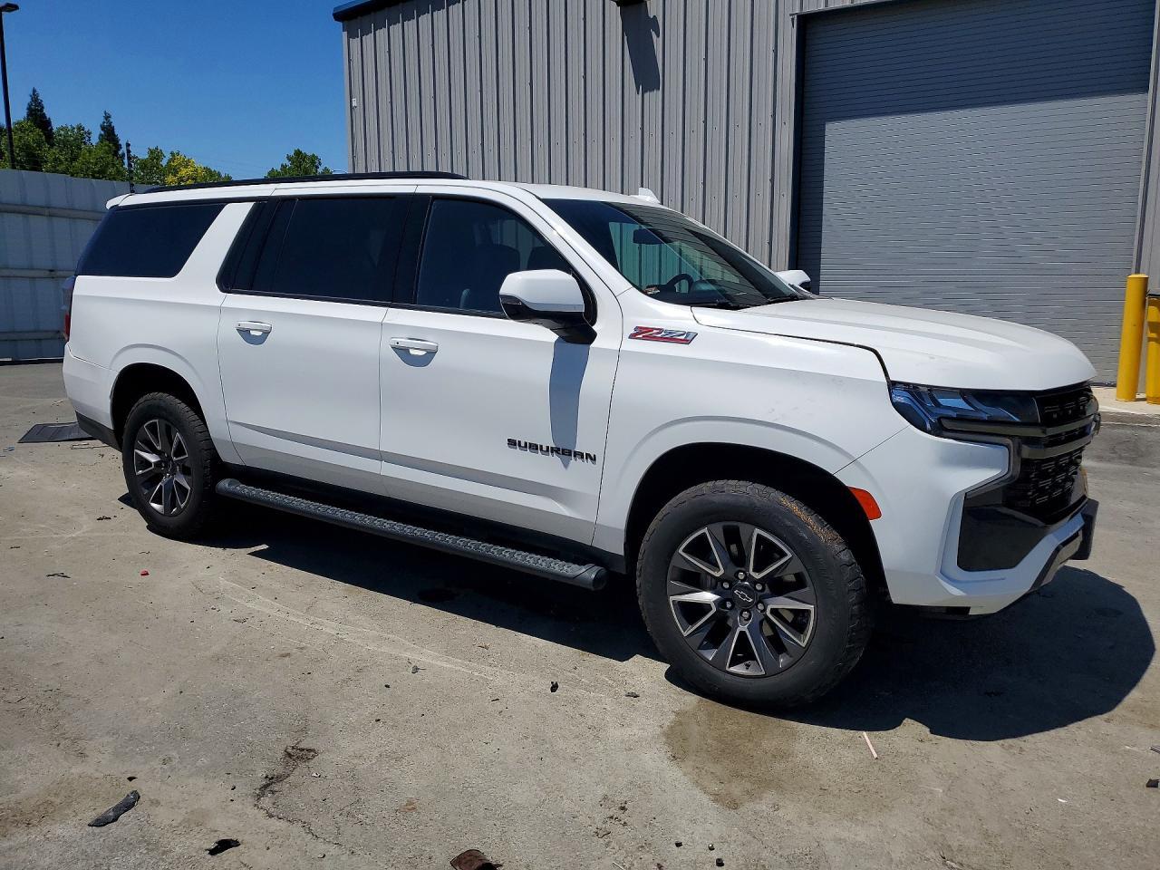 2021 Chevrolet Suburban K1500 Z71 - Image 4