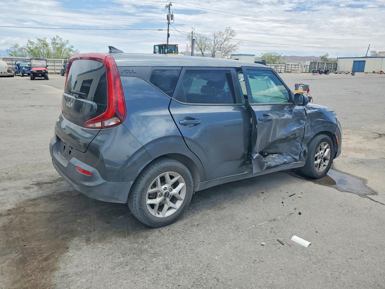 2022 Kia Soul S - Image 3