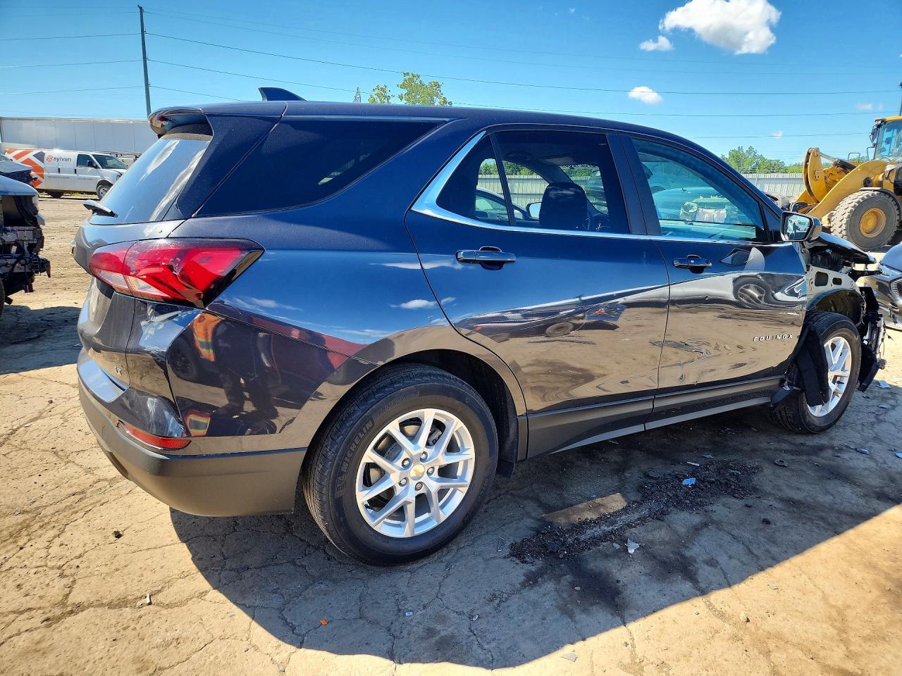 2022 Chevrolet Equinox Lt - Image 3