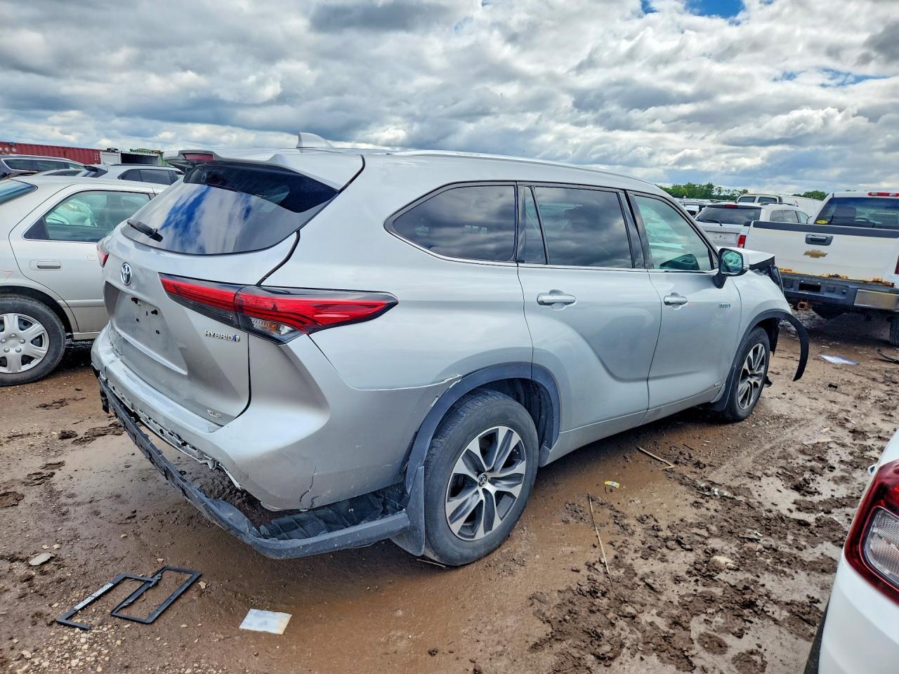 2021 Toyota Highlander Hybrid Xle - Image 3