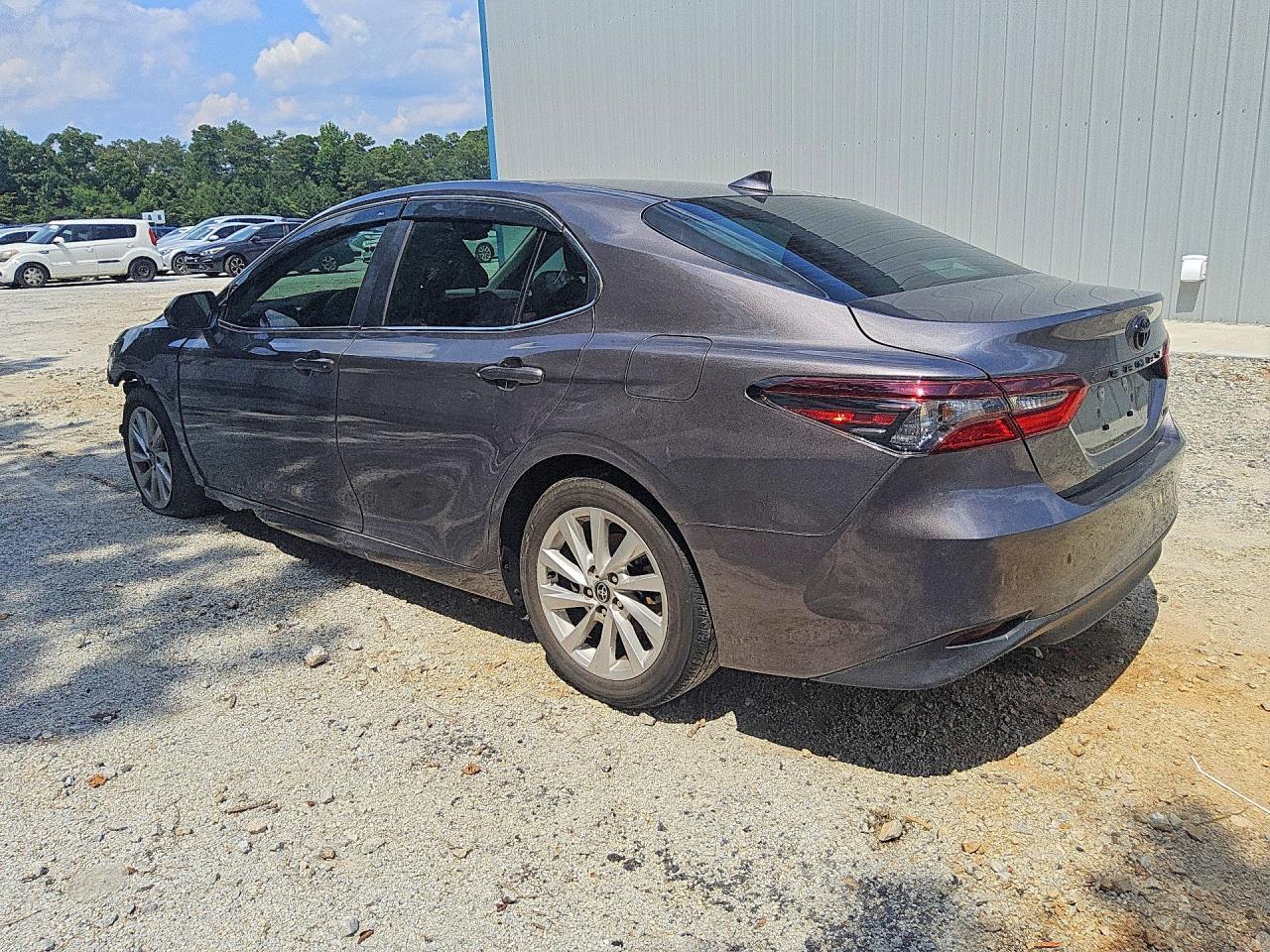 2023 Toyota Camry Le - Фото 2