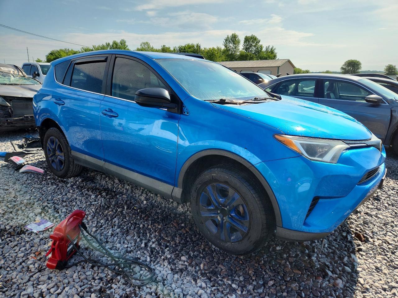 2017 Toyota Rav4 Le - Image 4